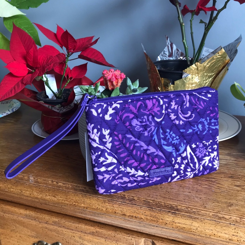 NWT Vera Bradley Escapade Wristlet
